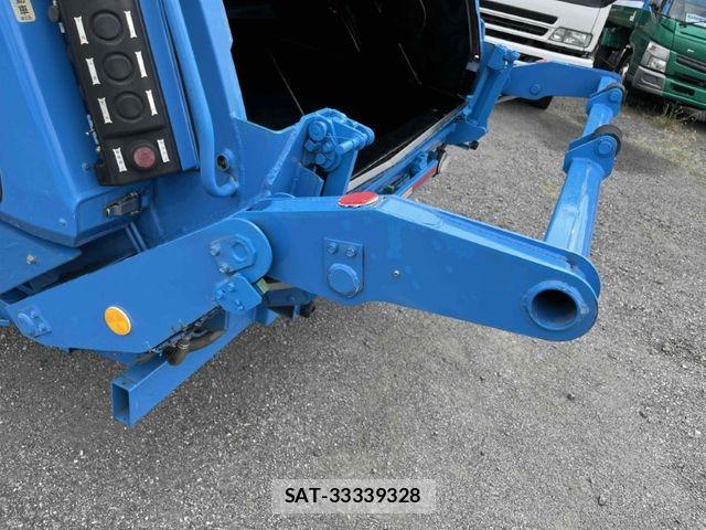 Nissan CONDOR 2016-03 8741210-10