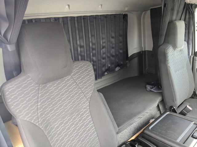 Nissan CONDOR 2025-11 8770622-23