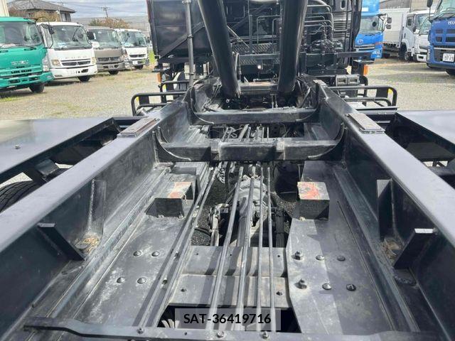 Nissan CONDOR 2017-08 8870657-15