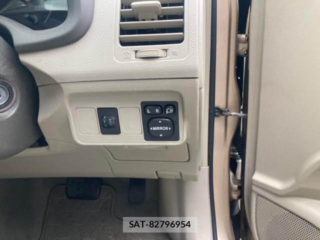 Toyota COROLLA AXIO 2010-04 767989-12