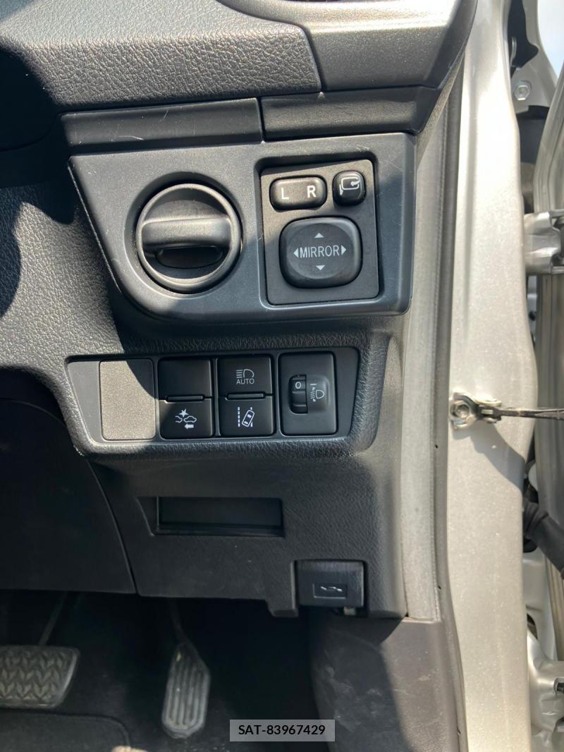 Toyota COROLLA AXIO 2018 1243420-17