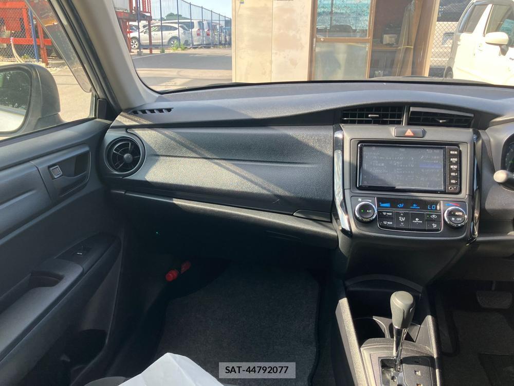 Toyota COROLLA AXIO 2018 1295210-20
