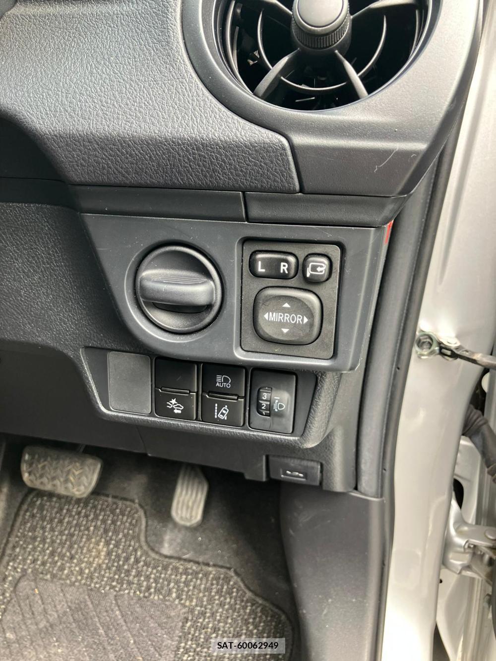 Toyota COROLLA AXIO 2018 1244728-18