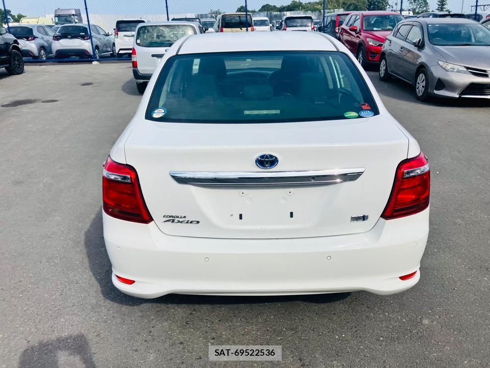 Toyota COROLLA AXIO 2018 1300087-3