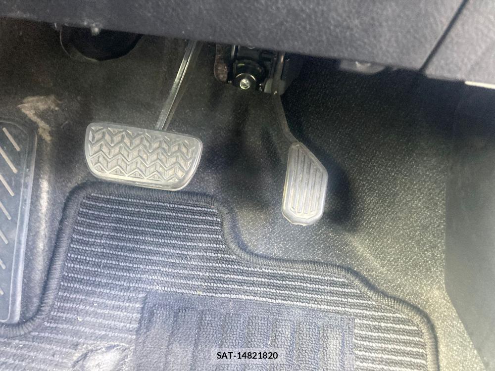 Toyota COROLLA AXIO 2019-11 1311439-23