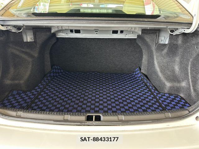 Toyota COROLLA AXIO 2018-02 1321117-12