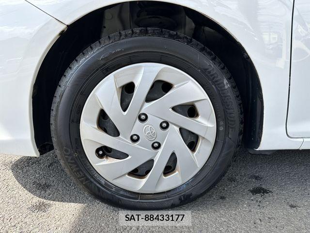 Toyota COROLLA AXIO 2018-02 1321117-18