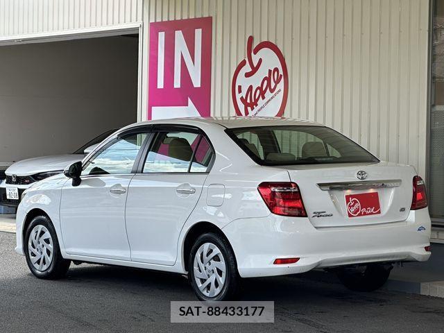 Toyota COROLLA AXIO 2018-02 1321117-1