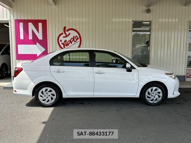 Toyota COROLLA AXIO 2018-02 1321117-22