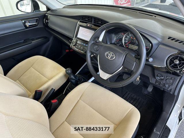 Toyota COROLLA AXIO 2018-02 1321117-4