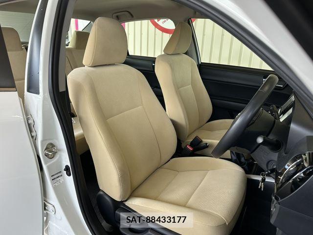 Toyota COROLLA AXIO 2018-02 1321117-8