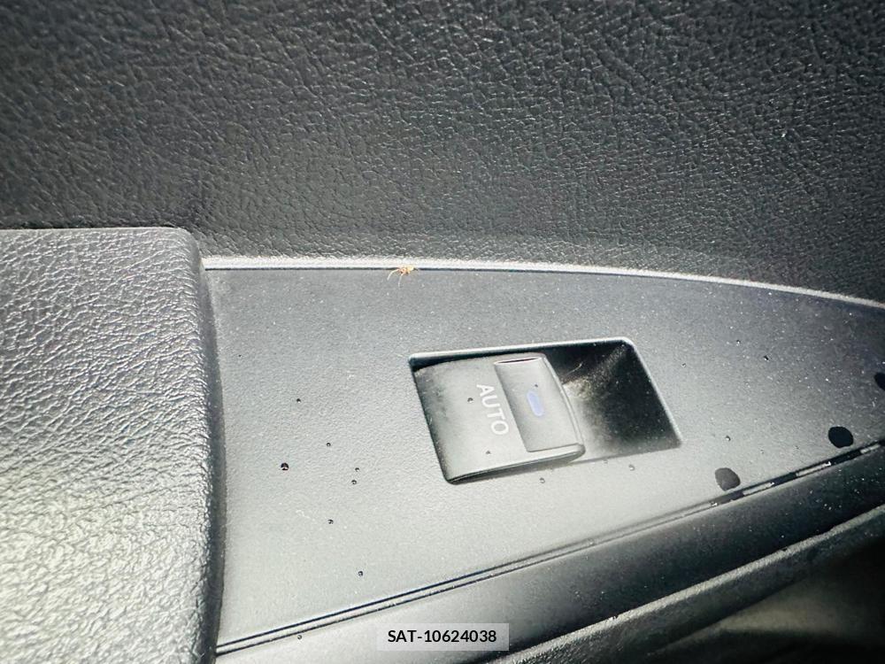 Toyota COROLLA AXIO 2018 1300062-25