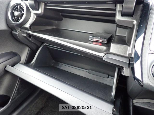 Toyota COROLLA AXIO 2017-11 2317954-13