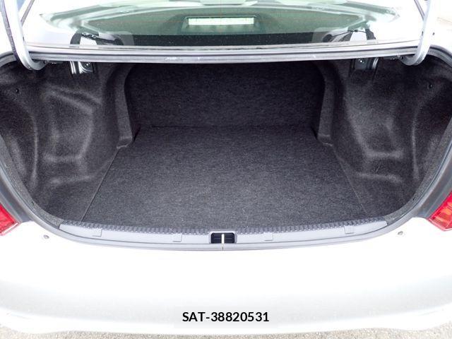 Toyota COROLLA AXIO 2017-11 2317954-16