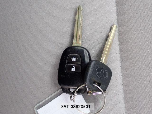Toyota COROLLA AXIO 2017-11 2317954-18