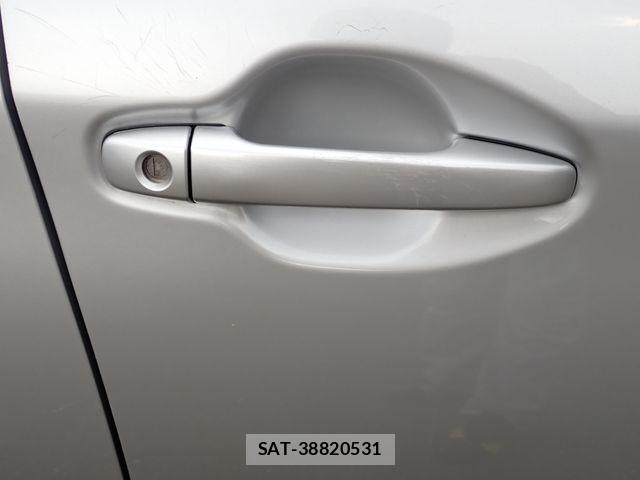 Toyota COROLLA AXIO 2017-11 2317954-19