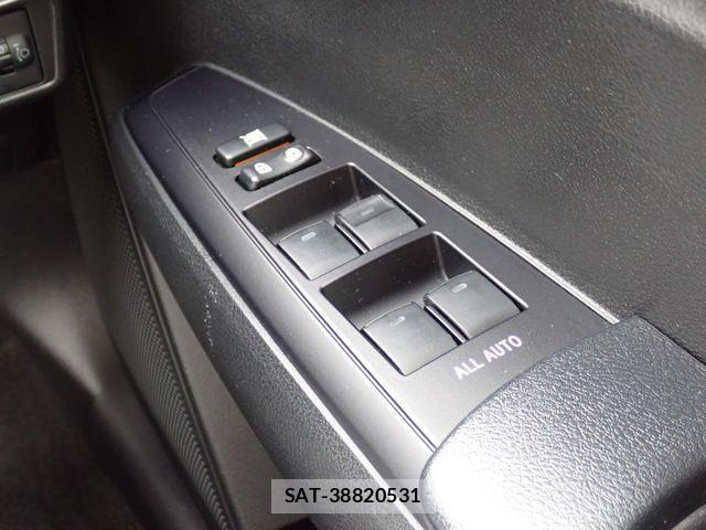 Toyota COROLLA AXIO 2017-11 2317954-5