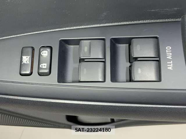 Toyota COROLLA AXIO 2013-02 3766569-18