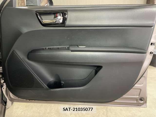 Toyota COROLLA AXIO 2017-12 3904361-13