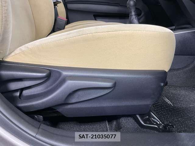 Toyota COROLLA AXIO 2017-12 3904361-15
