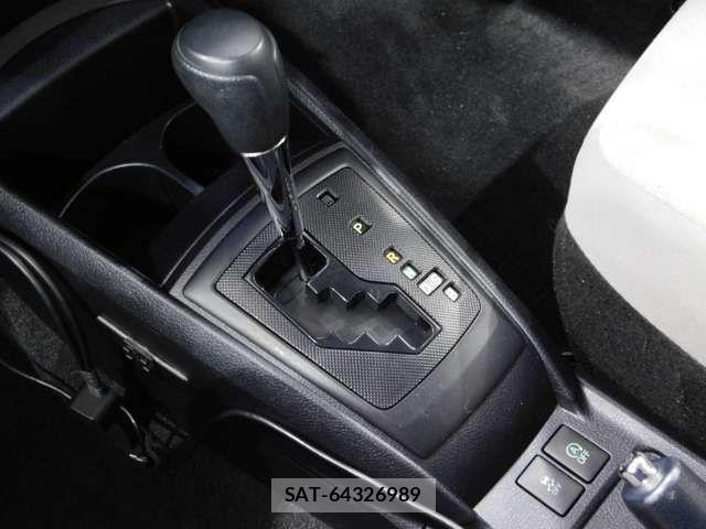 Toyota COROLLA AXIO 2016-04 4589118-9