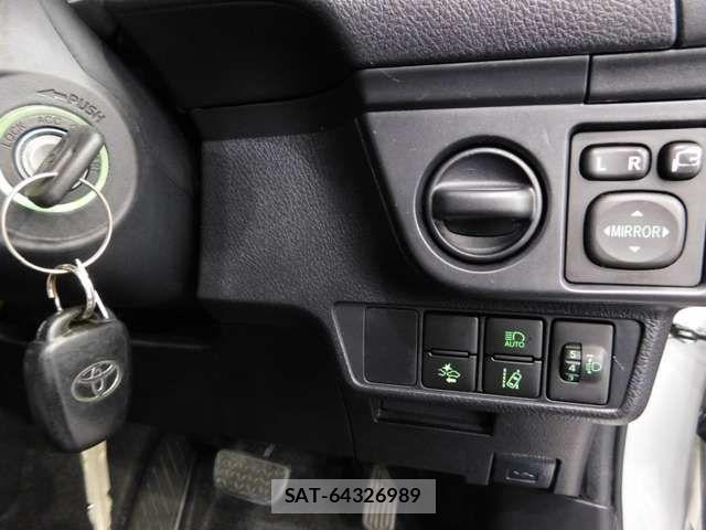 Toyota COROLLA AXIO 2016-04 4589118-11