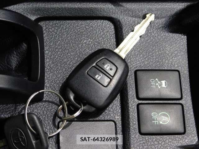 Toyota COROLLA AXIO 2016-04 4589118-15
