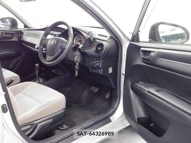 Toyota COROLLA AXIO 2016-04 4589118-17