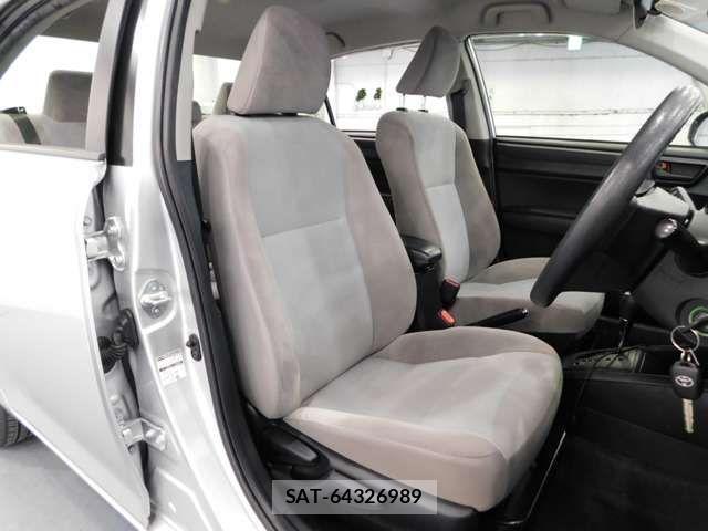 Toyota COROLLA AXIO 2016-04 4589118-18