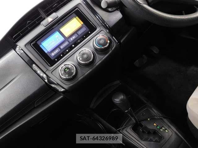 Toyota COROLLA AXIO 2016-04 4589118-3
