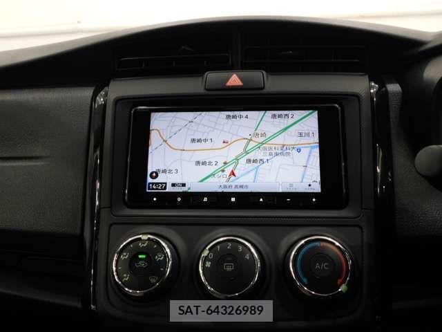 Toyota COROLLA AXIO 2016-04 4589118-4