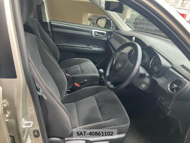 Toyota COROLLA AXIO 2017-07 6010179-23