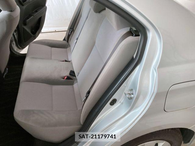 Toyota COROLLA AXIO 2015-04 6715850-13