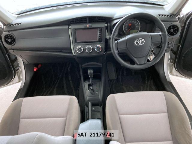 Toyota COROLLA AXIO 2015-04 6715850-1