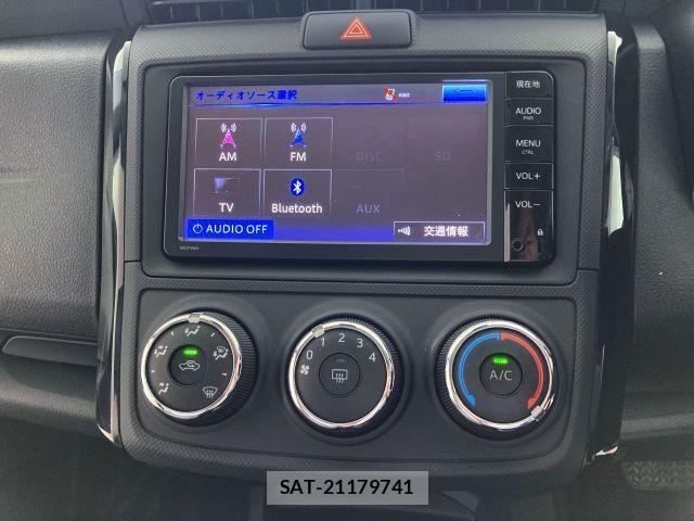 Toyota COROLLA AXIO 2015-04 6715850-19