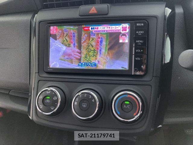 Toyota COROLLA AXIO 2015-04 6715850-20