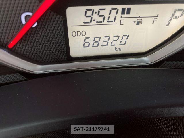 Toyota COROLLA AXIO 2015-04 6715850-23