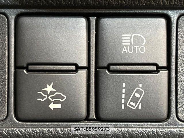 Toyota COROLLA AXIO 2015-12 6751073-4