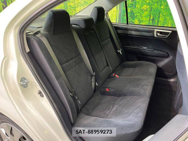 Toyota COROLLA AXIO 2015-12 6751073-8