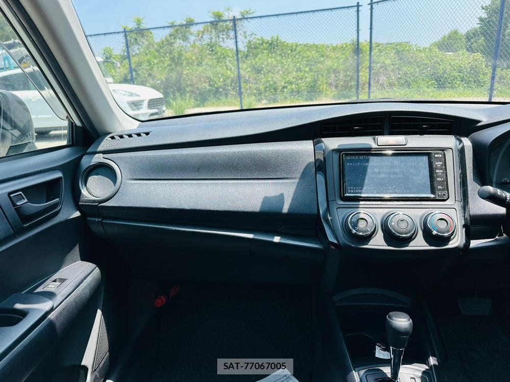 Toyota COROLLA AXIO 2020 6789008-17