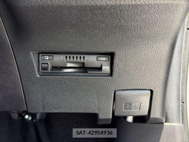 Toyota COROLLA AXIO 2025-02 6903377-11
