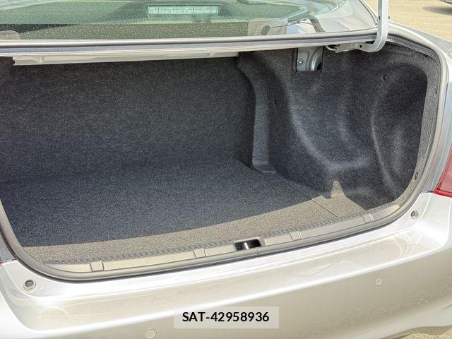 Toyota COROLLA AXIO 2025-02 6903377-17
