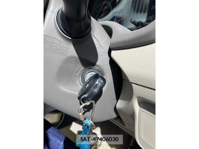 Toyota COROLLA AXIO 2011-08 6903378-17