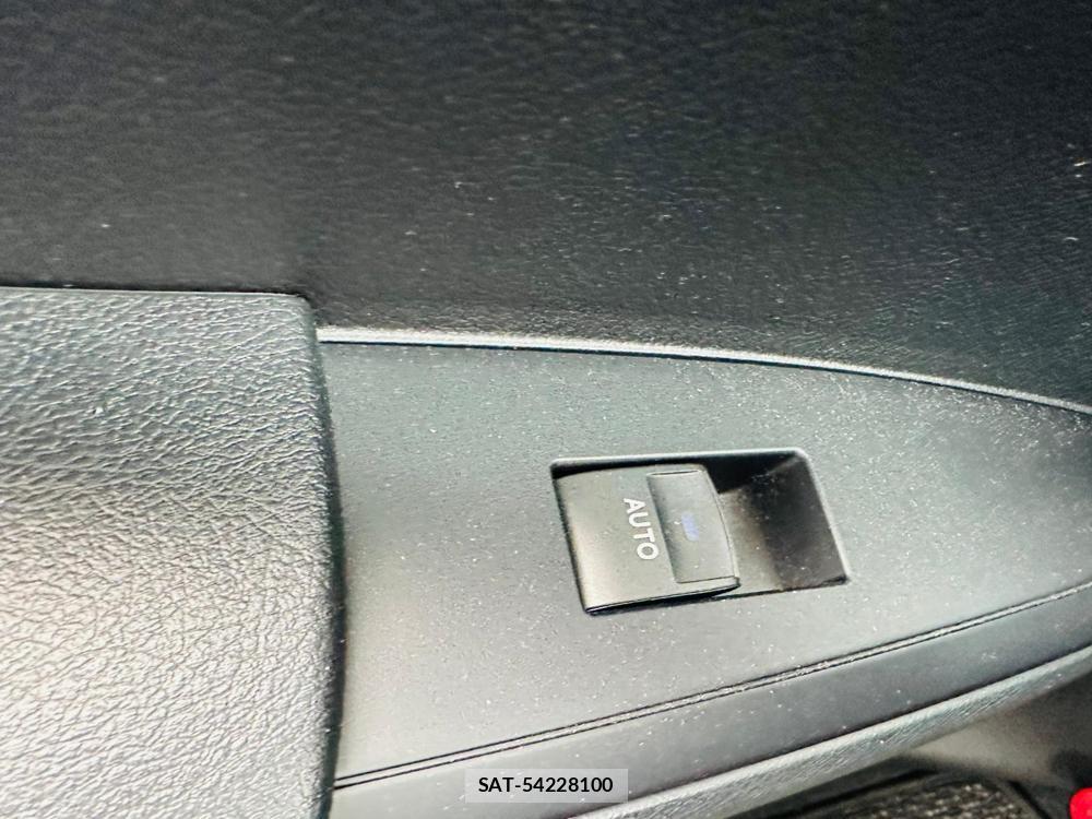Toyota COROLLA AXIO 2019 7000123-23