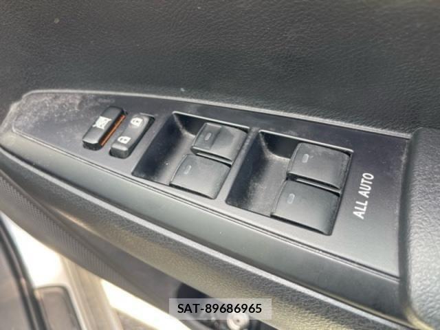 Toyota COROLLA AXIO 2020-04 7216247-19