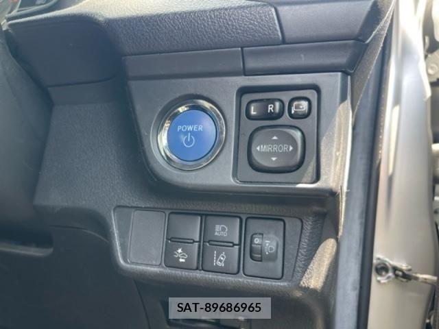 Toyota COROLLA AXIO 2020-04 7216247-21