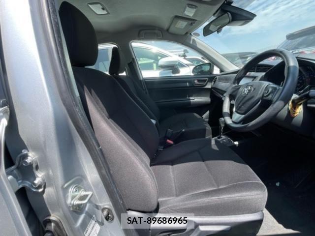 Toyota COROLLA AXIO 2020-04 7216247-5