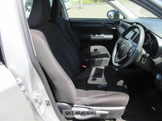 Toyota COROLLA AXIO 2020-04 7216240-9