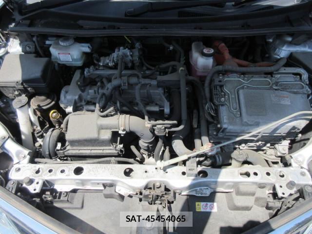 Toyota COROLLA AXIO 2020-04 7216240-28