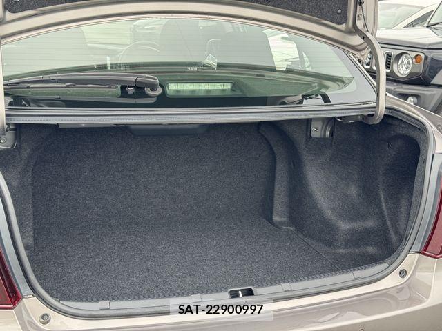 Toyota COROLLA AXIO 2025-11 7216243-15